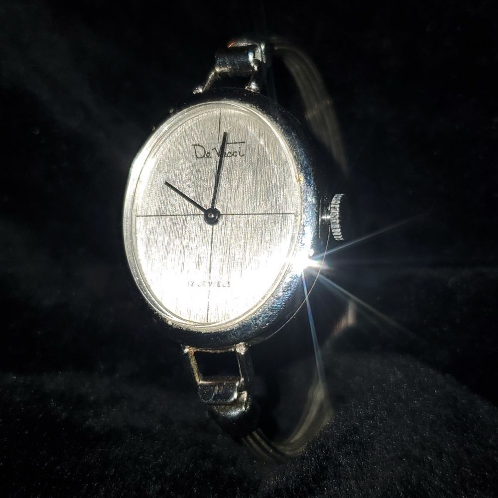 Vintage Deย Vecci 17โ JewelsโAnalog Mechanical Watch Multi-Strand Silver Bangle